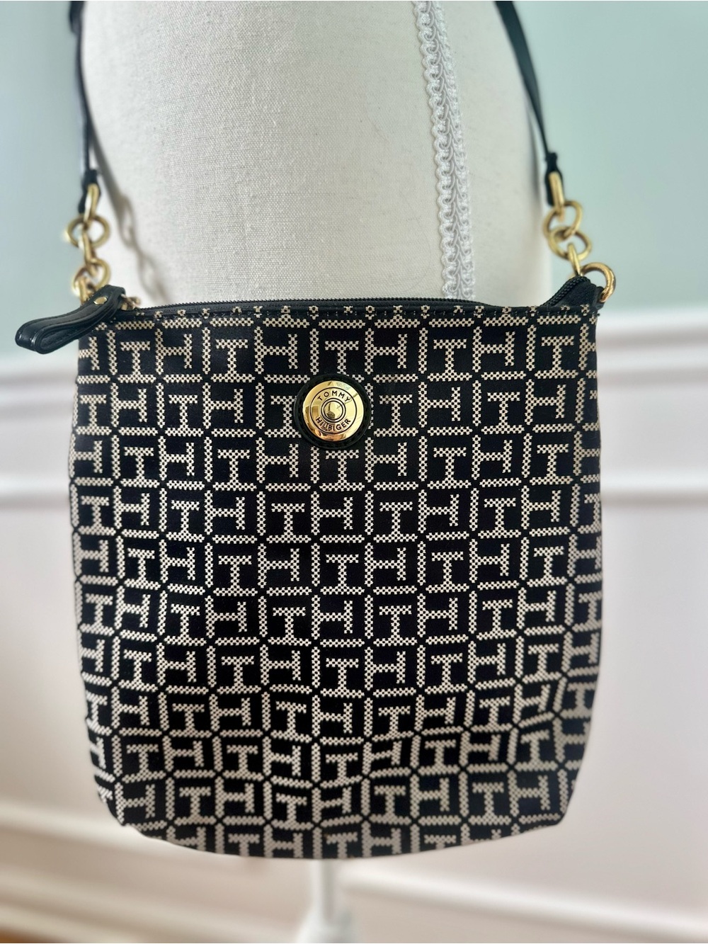 Tommy Hilfiger Logo-Print Canvas Crossbody Bag Purse Black Gray Gold NWOT